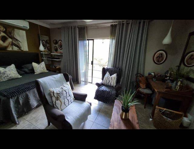 4 BEDROOM VILLA FOR SALE IN MEER EN SEE